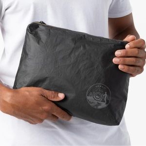 Aloha Collection Waikīkī Seal Mid Pouch, BNIP